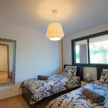 Peaceful Paraiso Apartment